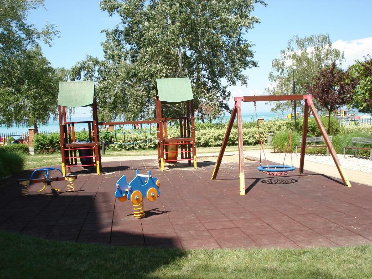 Galeriusbeach Deluxe Apartment Шиофок Экстерьер фото